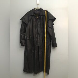 Guide gear Men's Black Leather Trench Coat with Cape-Style Yoke